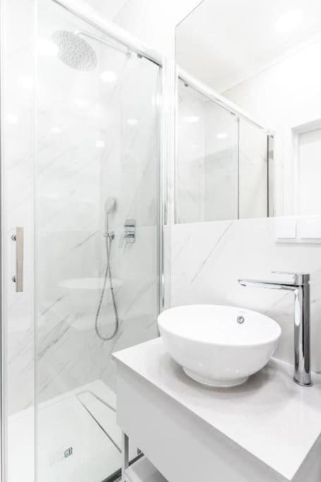 Chic & Luxury Apartment By Mennica Residence Варшава Экстерьер фото