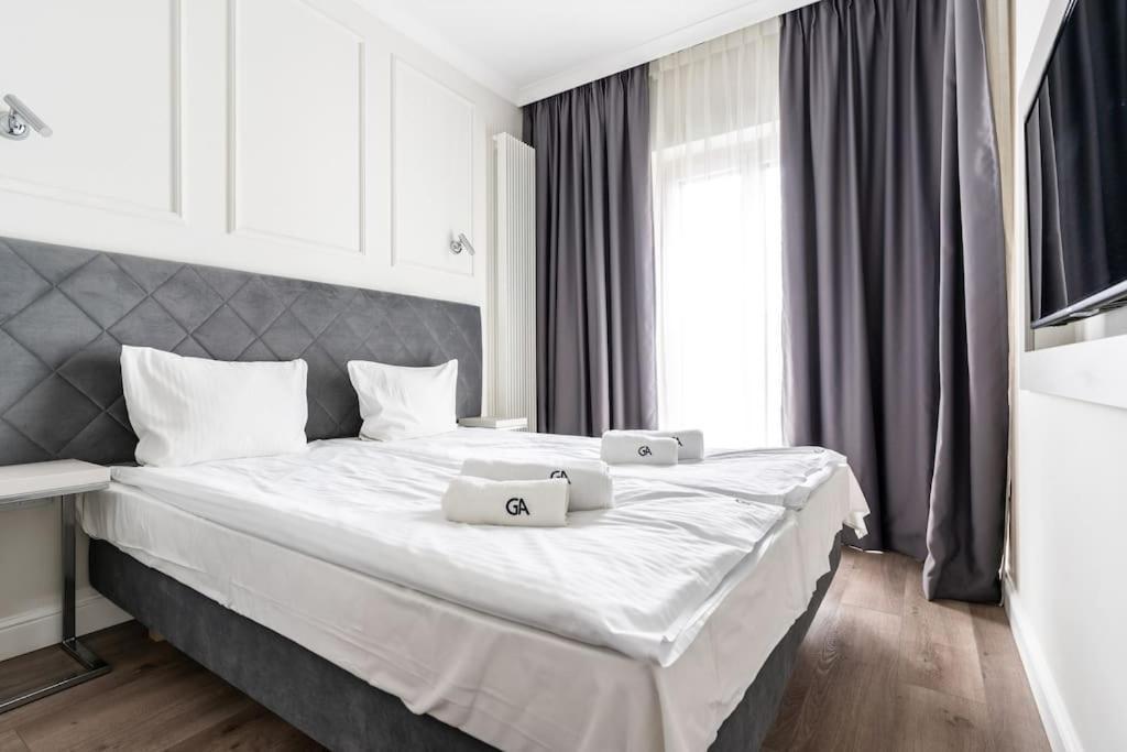 Chic & Luxury Apartment By Mennica Residence Варшава Экстерьер фото