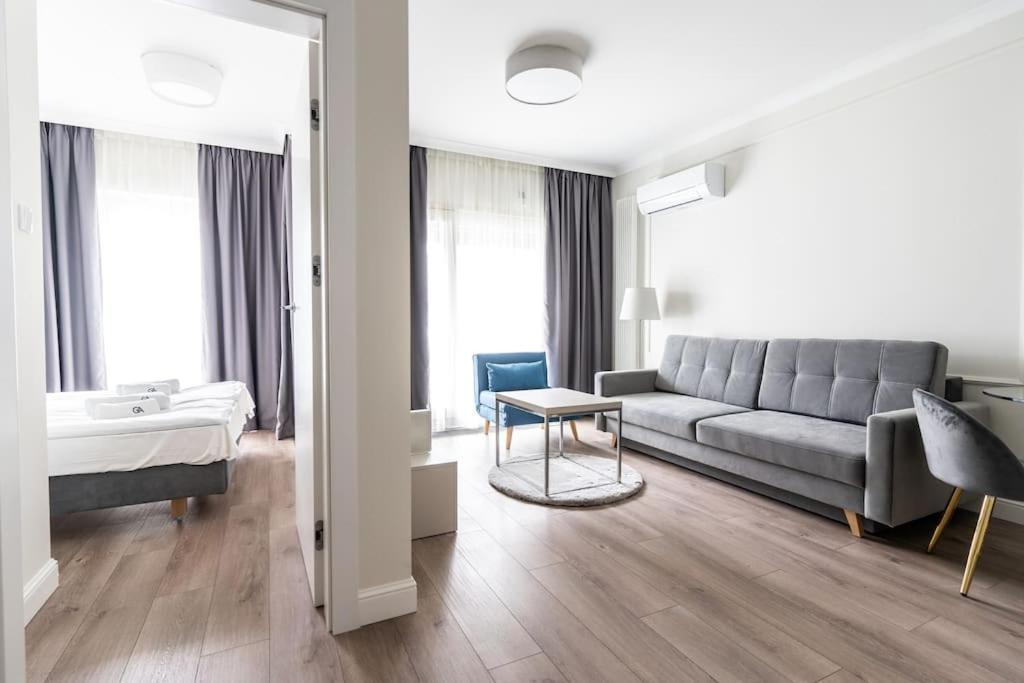 Chic & Luxury Apartment By Mennica Residence Варшава Экстерьер фото